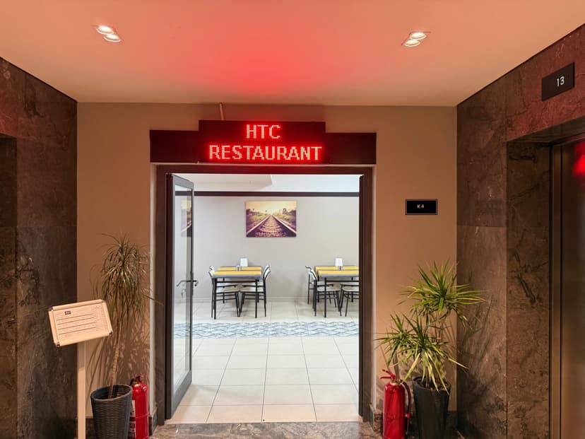 HTC Restoran girişi